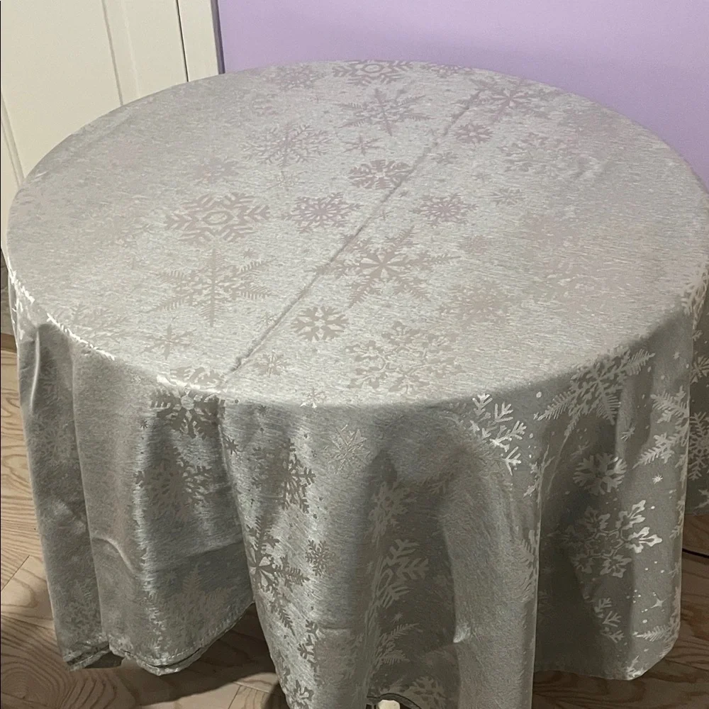 Elegant Silver Snowflake Tablecloth